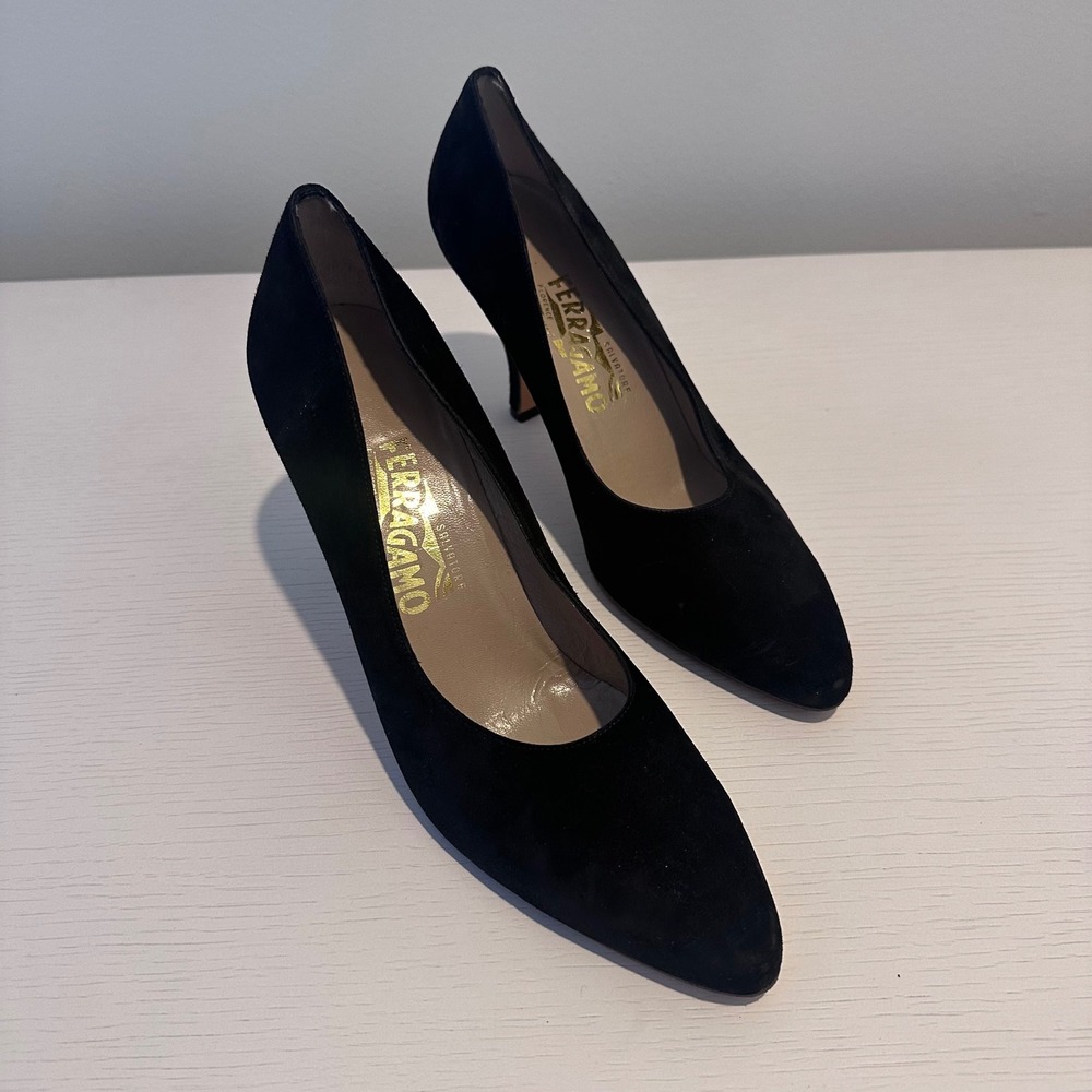 Salvatore Ferragamo Black Suede Pointed Toe Kitten Heel Pumps Made in Italy 10 B